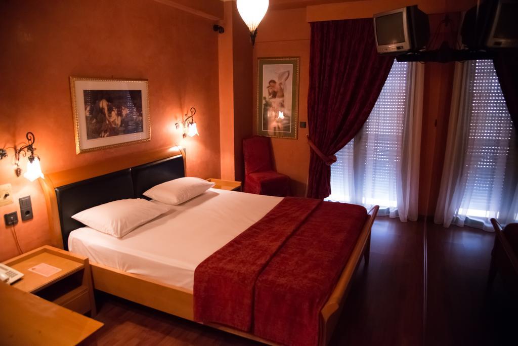 Alfa Hotel Pireo Esterno foto